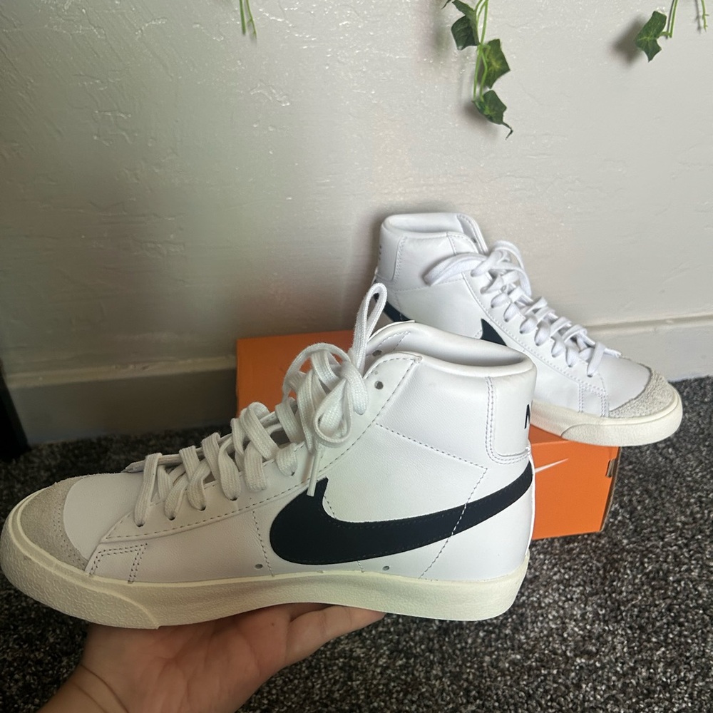 Nike White High-Top Sneakers - Picture 4 of 7